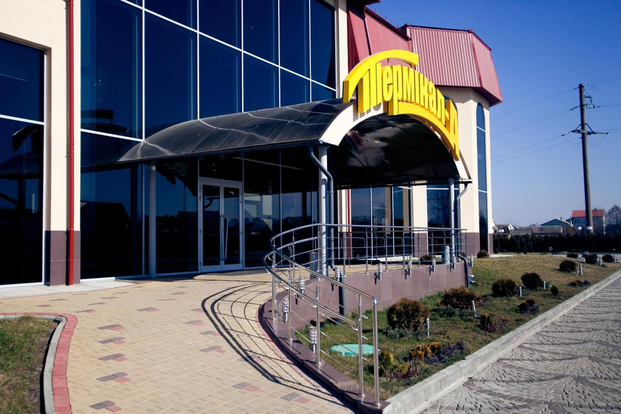 Terminal-A Hotel Ryasne-Ruske Exterior foto