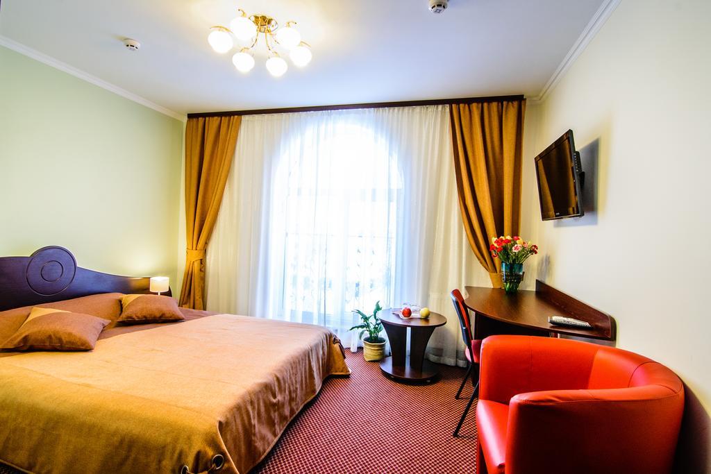 Terminal-A Hotel Ryasne-Ruske Quarto foto